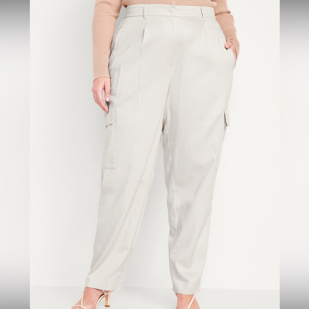 NWT Old Navy Extra High-Waisted Taylor Cargo Pants